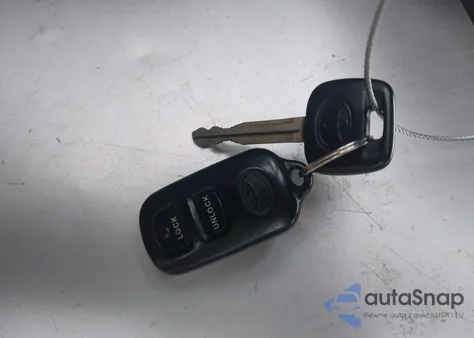 2004 Toyota Corolla Le z USA, uszkodzony, nr VIN 1NXBR32E84Z321755